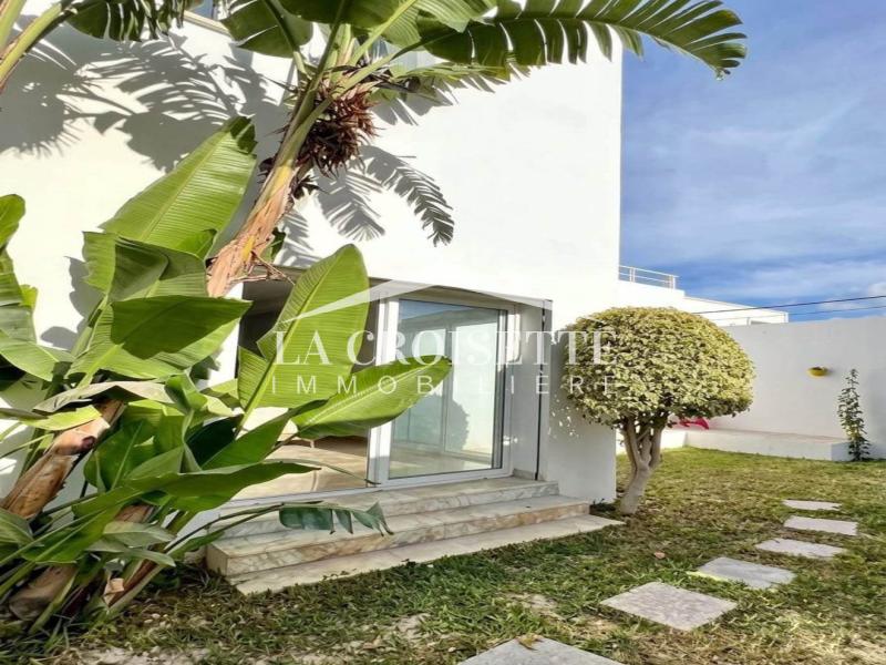 Villa meublée S+5 avec jardin à La Marsa